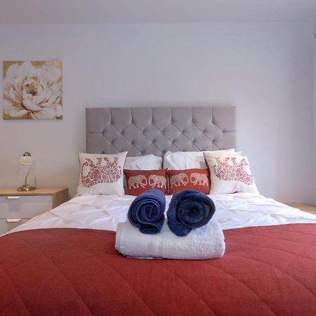 Gorgeous Spacious 2 Bed 2 Bath Apartment เลสเตอร์ ภายนอก รูปภาพ