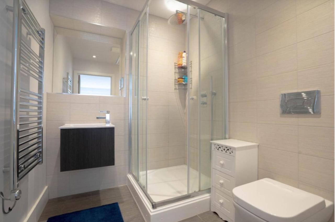 Gorgeous Spacious 2 Bed 2 Bath Apartment เลสเตอร์ ภายนอก รูปภาพ
