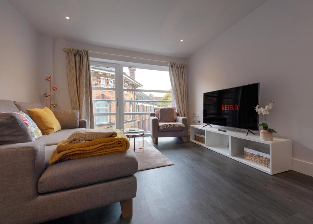 Gorgeous Spacious 2 Bed 2 Bath Apartment เลสเตอร์ ภายนอก รูปภาพ