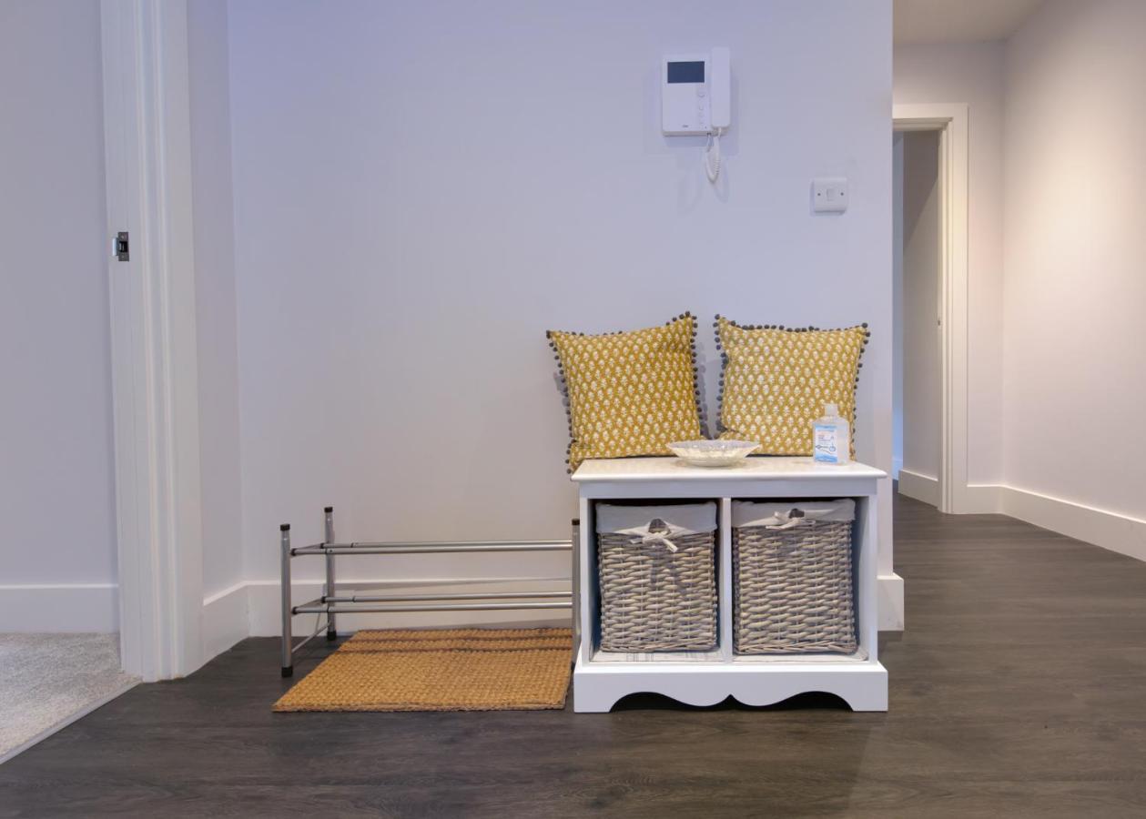 Gorgeous Spacious 2 Bed 2 Bath Apartment เลสเตอร์ ภายนอก รูปภาพ