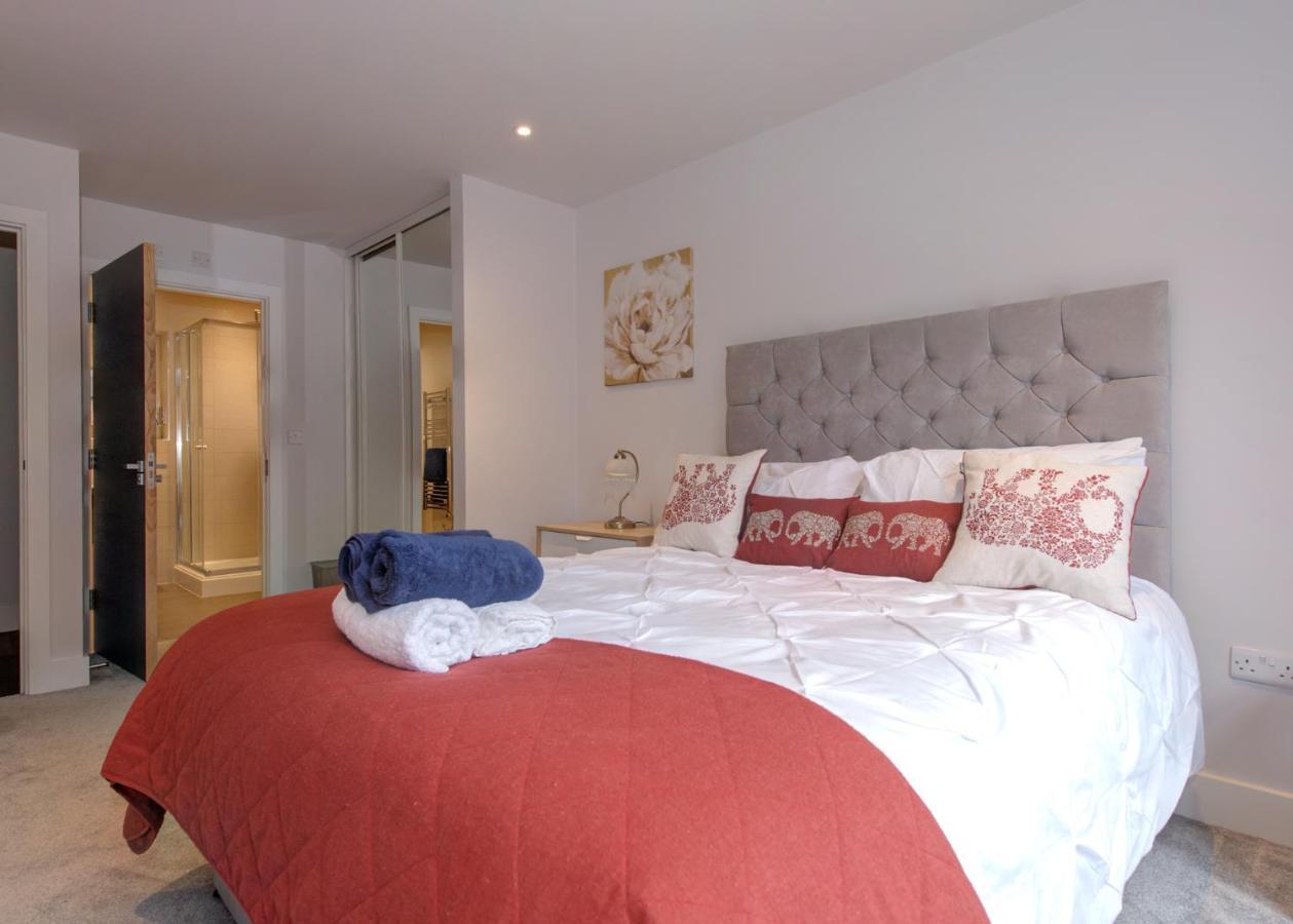 Gorgeous Spacious 2 Bed 2 Bath Apartment เลสเตอร์ ภายนอก รูปภาพ